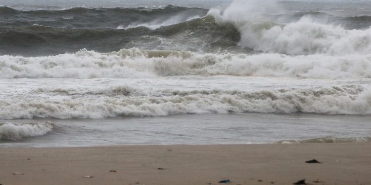 marinha-alerta-para-ressaca-no-litoral-do-rio