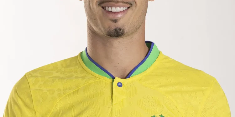 por-mais-ofensiva,-brasil-deve-entrar-em-campo-com-gabriel-martinelli