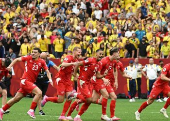 suica-despacha-colombia-nos-penaltis-e-define-quartas-de-final-da-copa