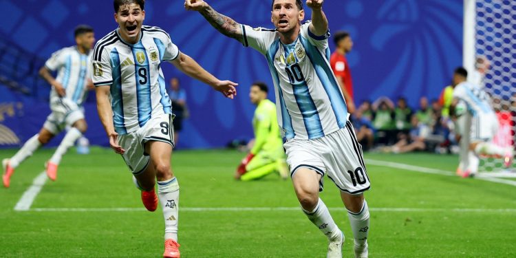 argentina-busca-virada,-despacha-egito-e-mantem-vivo-o-sonho-do-tetra