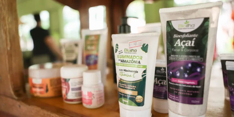 biodiversidade-inspira-producao-de-cosmeticos-na-amazonia
