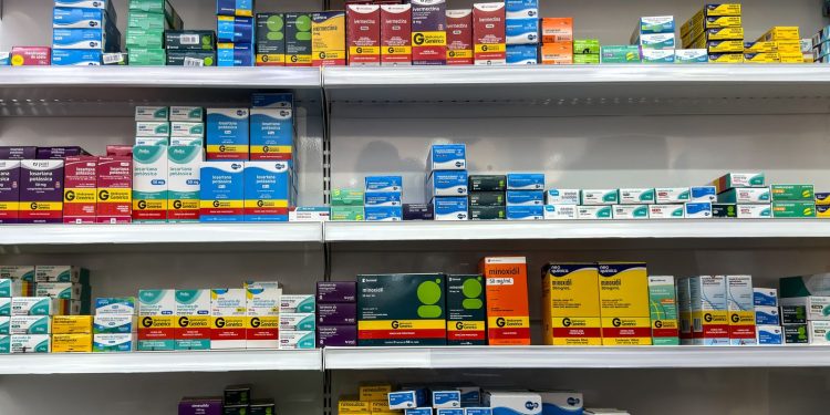 saude-cria-comite-para-reduzir-preco-de-medicamentos-do-sus