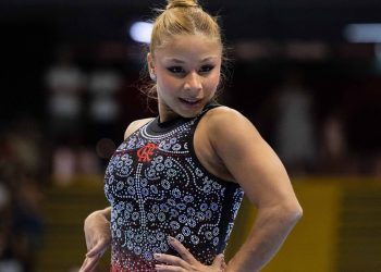 flavia-saraiva-fatura-ouro-na-trave-e-no-solo-no-campeonato-brasileiro