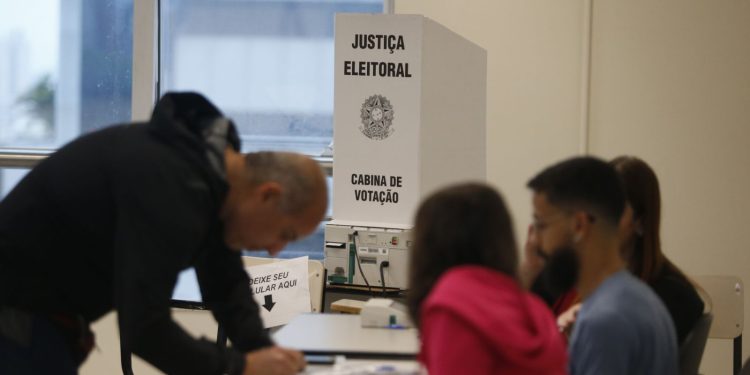 em-2026,-17-milhoes-de-pessoas-com-70-anos-ou-mais-estao-aptas-a-votar
