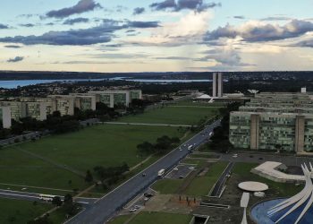 proposta-de-orcamento-para-2027-preve-salario-minimo-de-r$-1.741