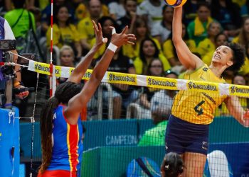 brasil-vence-a-terceira-e-lidera-sul-americano-feminino-de-volei