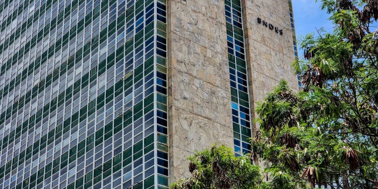 parceria-preve-r$-5,5-bilhoes-para-descarbonizar-industria-brasileira